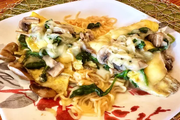 Ramen Omelet with Spinach, Mushrooms, and Cheese