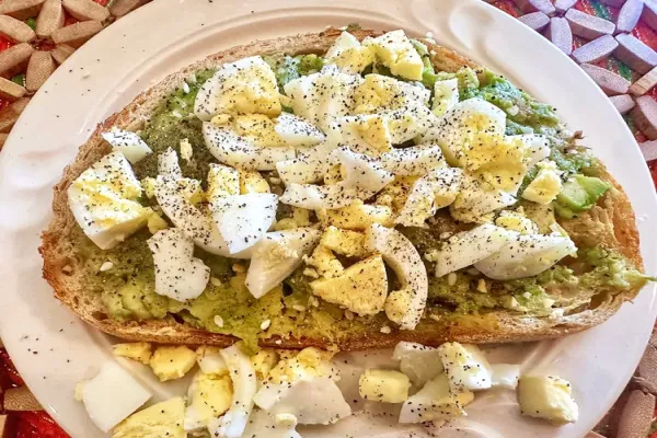4 Ingredient Egg Avocado Toast