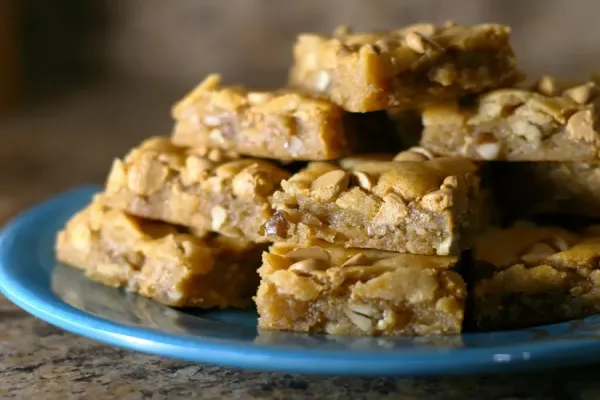 Delicious Raspberry Oatmeal Cookie Bars