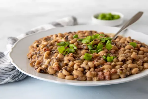 Slow Cooker Spicy Black-Eyed Peas
