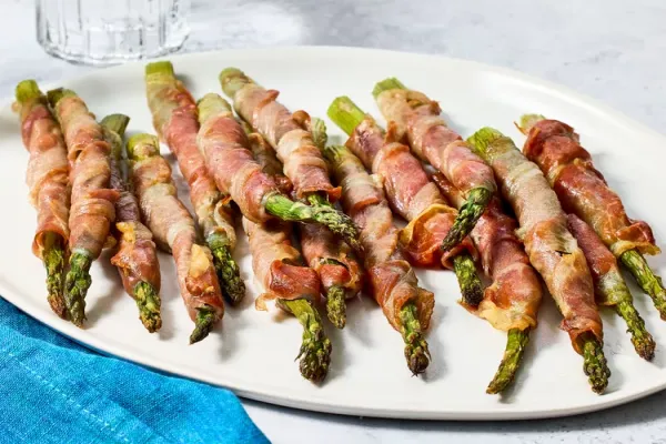 Asparagus Wrapped in Crisp Prosciutto